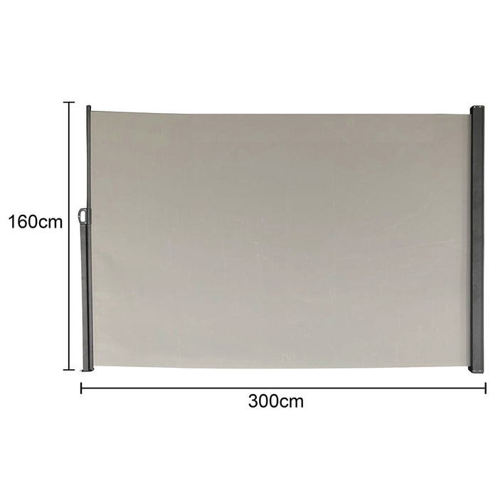 Hellgraue rechteckige Markise mit den Maßen 300 cm Breite und 160 cm Höhe, mit grauen Halterungen an den Seiten