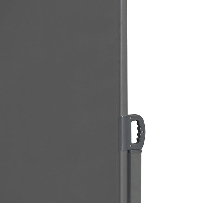 Grauer Griff an einem vertikalen Stab oder Rohr, vor weißem Hintergrund