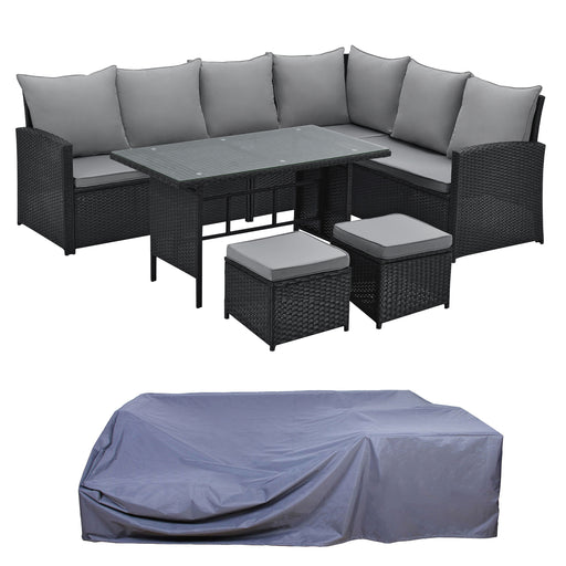 Ecklounge aus Polyrattan in Schwarz mit Tisch und Hockern, darunter eine passende graue Abdeckplane