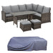 Ecklounge aus Polyrattan in Braun mit Tisch und Hockern, darunter eine passende graue Abdeckplane