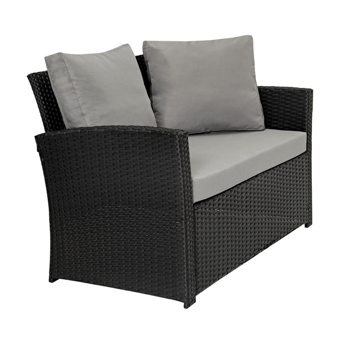 Zweisitziges Garten-Sofa aus schwarzem Polyrattan mit grauen Sitz- und Rückenkissen