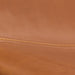 Detailansicht des Materials - cognacbraunes PU-Leder mit Ziernaht
