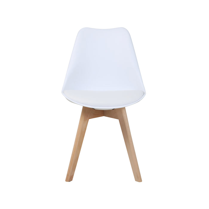 Vorderansicht des weißen SVITA Mats Esszimmerstuhls mit gepolstertem Sitz und elegantem Design