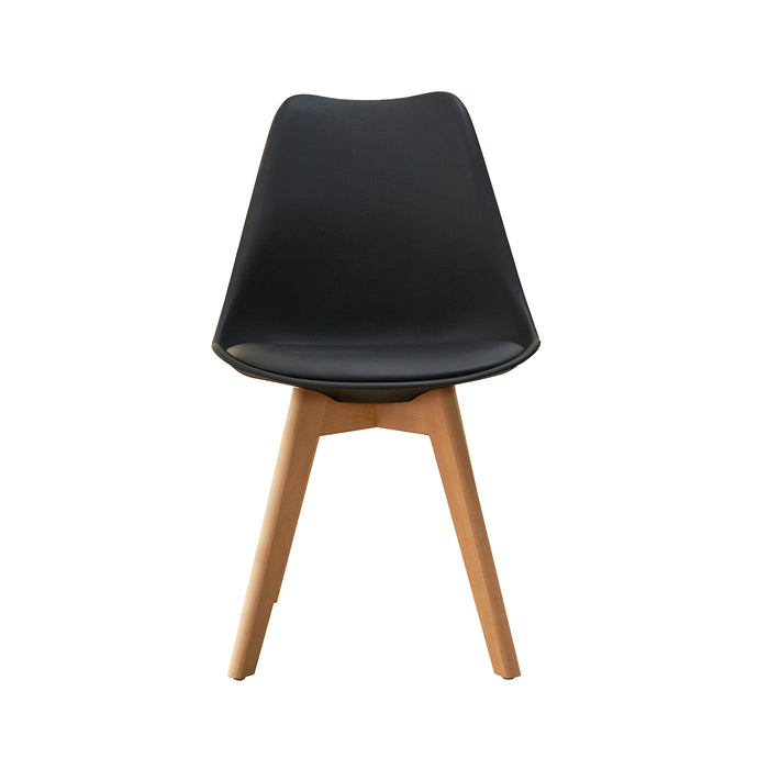 Vorderansicht des schwarzen SVITA Mats Esszimmerstuhls mit gepolstertem Sitz und elegantem Design