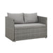 Zweisitziges Garten-Sofa aus grauem Rattan mit grauen Sitz- und Rückenkissen