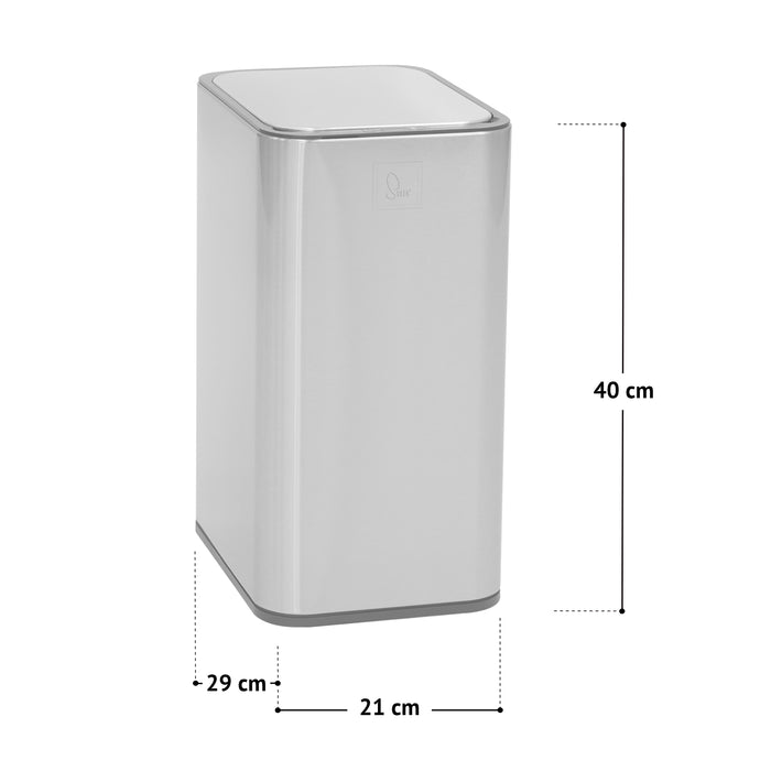 Silberner Sensor-Mülleimer mit den Maßen 40 cm Höhe, 29 cm Tiefe und 21 cm Breite