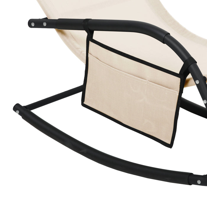 Beige Stofftasche an der Seite der Schaukelliege