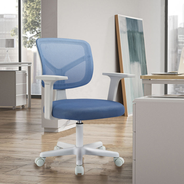 Ergonomischer Schreibtischstuhl für Kinder mit blauer Polsterung weißem Gestell und Armlehnen in modernem Büro mit Holzboden
