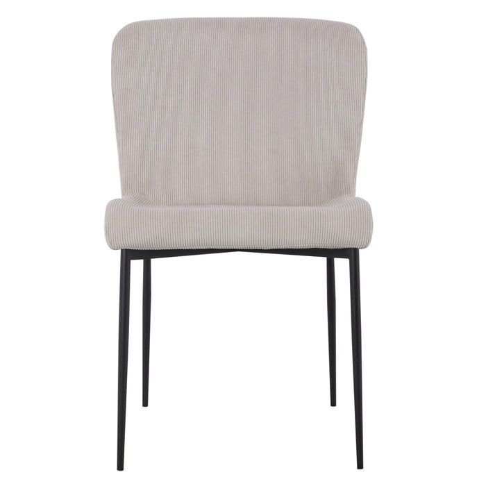 Vorderansicht des beige gepolsterten Esszimmerstuhls SVITA Freddie mit schwarzen Metallbeinen