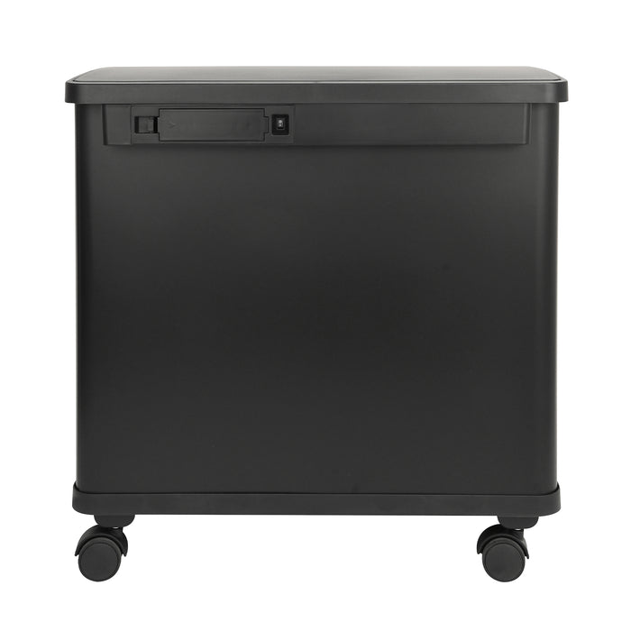 Schwarzer rechteckiger Mülleimer mit schwarzem Deckel und vier Rollen, Rückansicht mit Batteriefach für Sensor des Mülleimers.