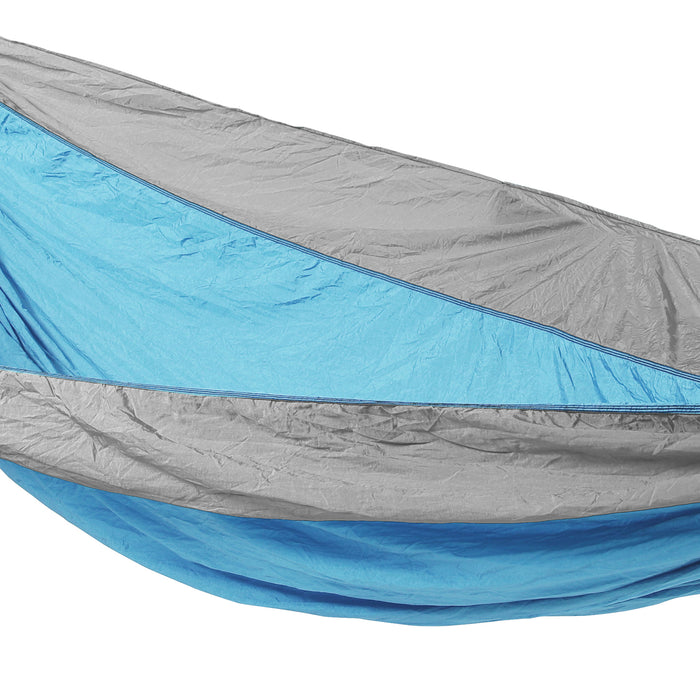 Nahaufnahme der Liegefläche der blauen Hängematte 