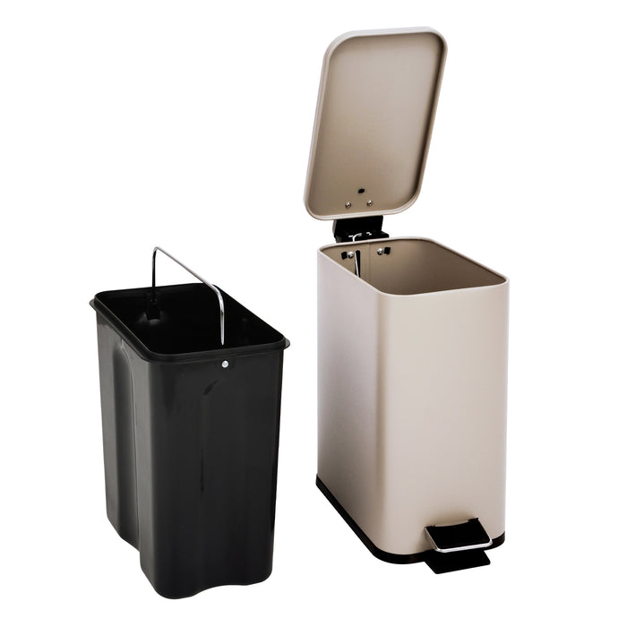 Taupefarbener rechteckiger Edelstahl-Mülleimer mit geöffnetem Deckel und schwarzem Inneneimer