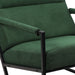 Detailansicht Sitzpolster mit Stoffbezug und Armlehne des dunkelgrünen Lounge-Sessels Chris