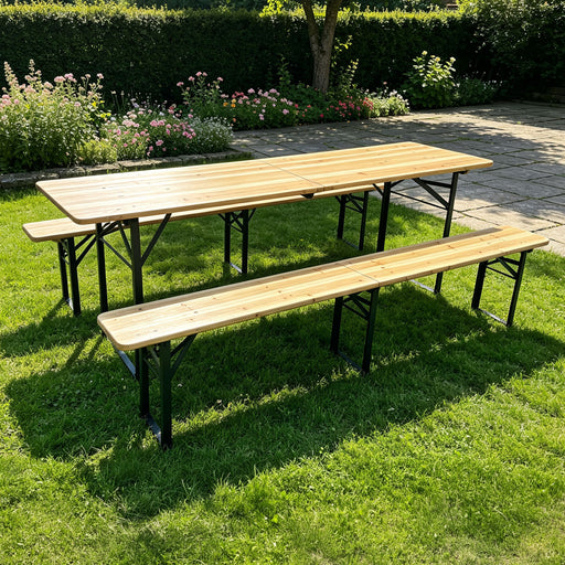 SVITA Bierzeltgarnitur aus Holz in einem Garten auf eine Rasenfläche