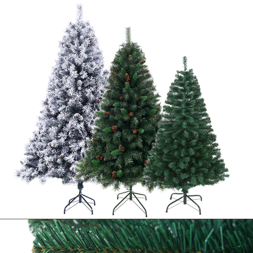 Drei SVITA Weihnachtsbaumvarianten in verschiedenen Größen und Farben, darunter ein weißer, ein grüner mit Zapfen und ein schlichter grüner Baum